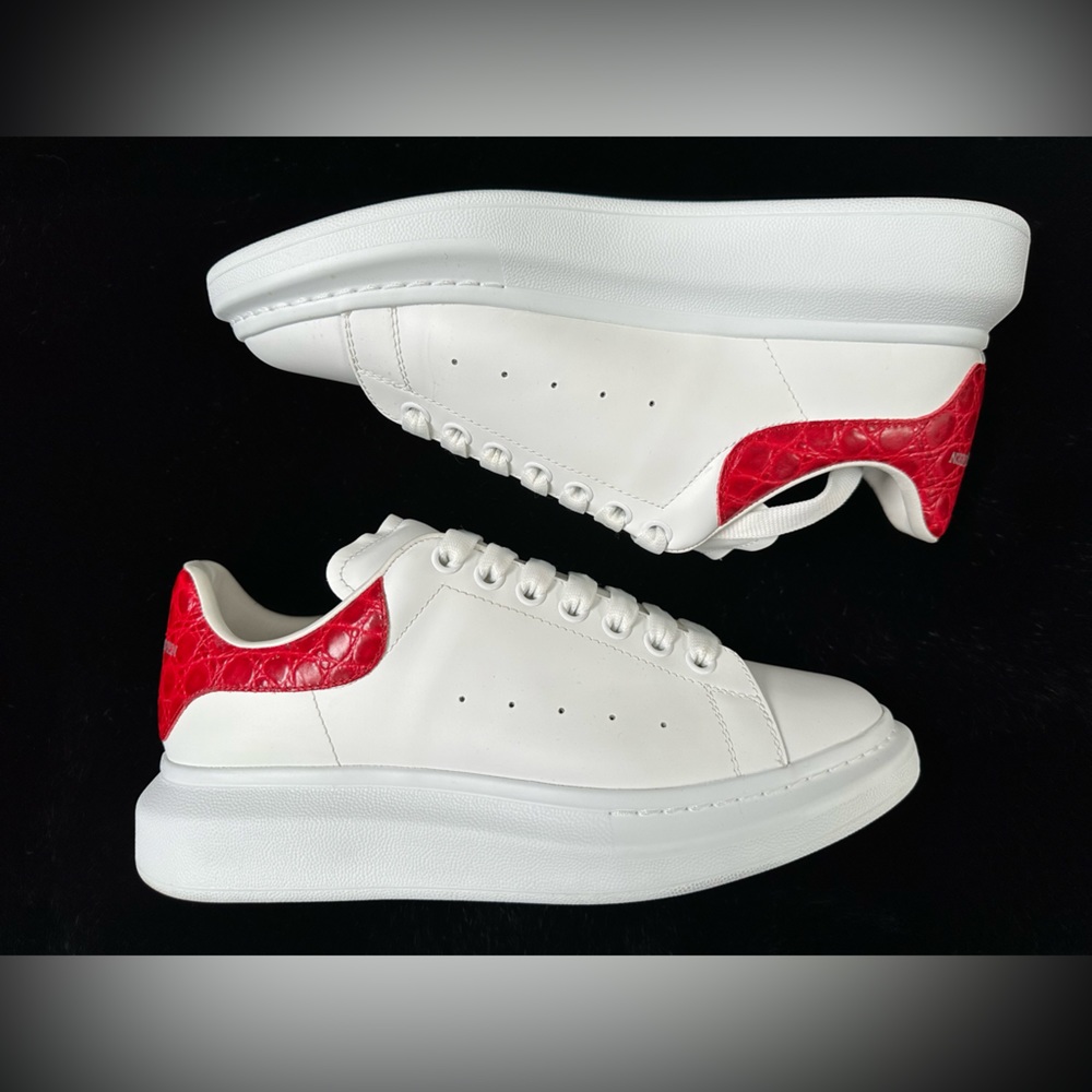 Alexander McQueen Larry oversized sneaker